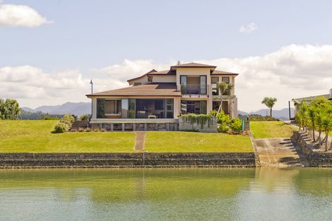 Photo of property in 10 Hei Esplanade, Whitianga, 3510