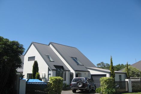 Photo of property in 1/5 Pentonville Close, Westmorland, Christchurch, 8025