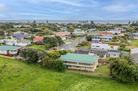Photo of property in 72 Toi Street, Otaki Beach, Otaki, 5512