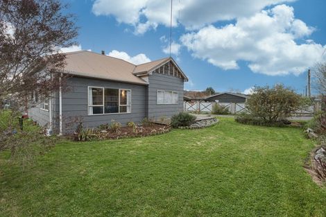 Photo of property in 18 Watts Street, Waipawa, 4210
