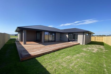 Photo of property in 32 Taurangawaka Road, One Tree Point, 0118