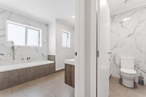 Photo of property in 48 Karepiro Drive, Stanmore Bay, Whangaparaoa, 0932