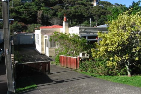 Photo of property in 60 Airlie Road, Plimmerton, Porirua, 5026
