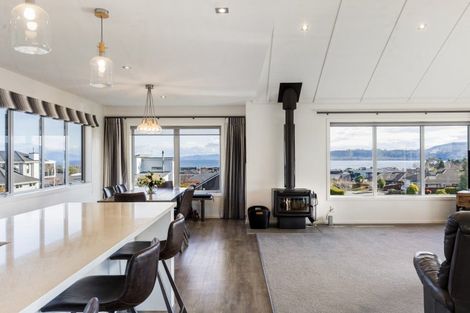 Photo of property in 28 Ernest Kemp Rise, Wharewaka, Taupo, 3330