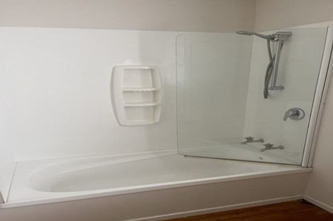 Photo of property in 15 James Street, Glenfield, Auckland, 0629