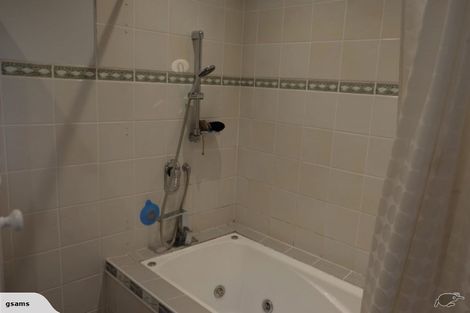 Photo of property in 132 Wadestown Road, Wadestown, Wellington, 6012