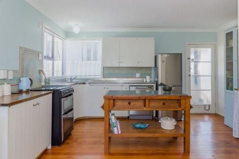Photo of property in 20 Eatwell Avenue, Paraparaumu Beach, Paraparaumu, 5032