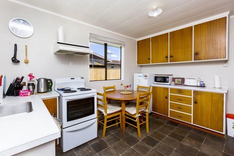 Photo of property in 2/14 Clouston Park Road, Ebdentown, Upper Hutt, 5018