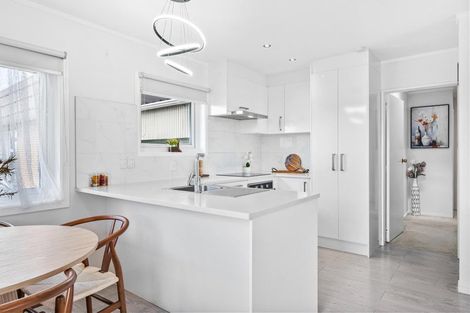 Photo of property in 4/94 Lynwood Road, New Lynn, Auckland, 0600