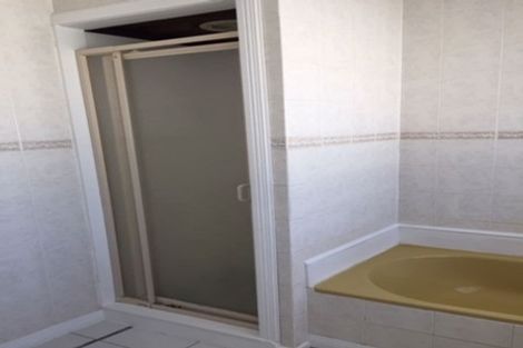 Photo of property in 16 Jade Avenue, Pakuranga Heights, Auckland, 2010