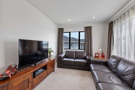 Photo of property in 46 Resolution Drive, Gulf Harbour, Whangaparaoa, 0930