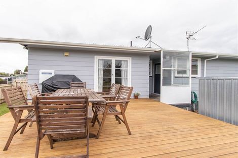 Photo of property in 5 Karaka Street, Inglewood, 4330