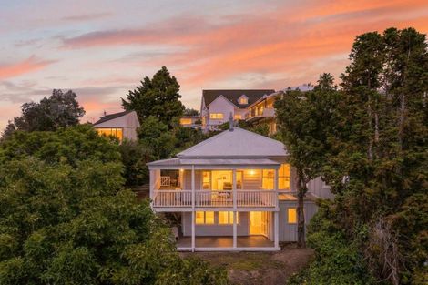 Photo of property in 1 Denholm Road, Hospital Hill, Napier, 4110