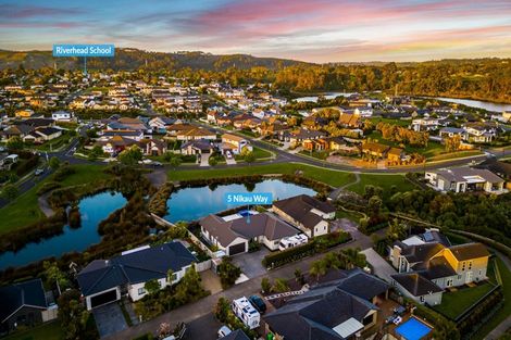 Photo of property in 5 Nikau Way, Riverhead, 0820