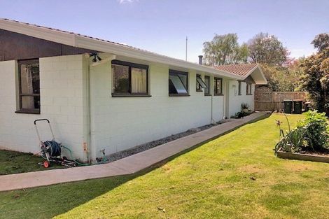 Photo of property in 14 Taiaroa Place, Southbridge, 7602