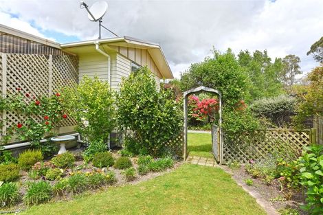 Photo of property in 4 Speargrass Grove, Timberlea, Upper Hutt, 5018