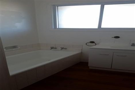 Photo of property in 15 Manu Crescent, Upper Vogeltown, New Plymouth, 4310