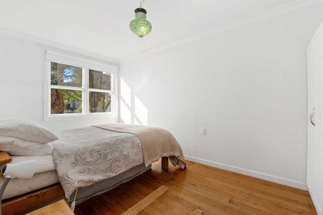 Photo of property in 5 Naera Place, Kawaha Point, Rotorua, 3010