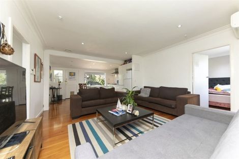 Photo of property in 201 Edmonton Road, Te Atatu South, Auckland, 0610