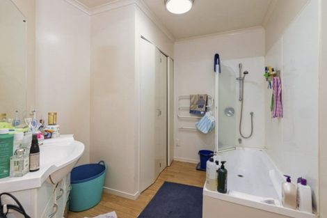 Photo of property in 3/17 Harbour View Road, Te Atatu Peninsula, Auckland, 0610