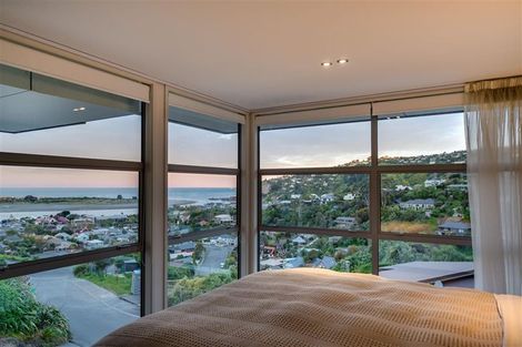 Photo of property in 6 Challenger Lane, Redcliffs, Christchurch, 8081