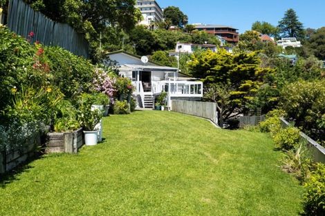 Photo of property in 13 Denholm Road, Hospital Hill, Napier, 4110