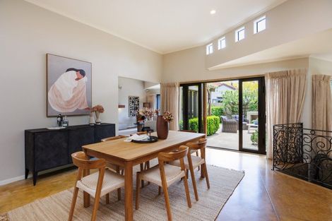 Photo of property in 3 The Oaks, Awapuni, Palmerston North, 4412