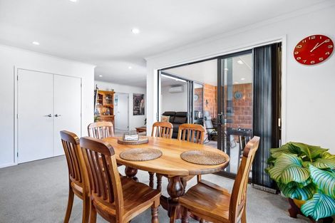 Photo of property in 20 Kowi Lakes Drive, One Tree Point, 0118