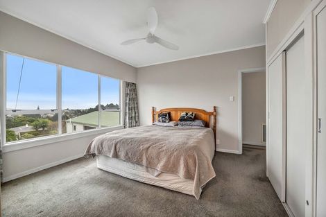 Photo of property in 111 Pioneer Road, Moturoa, New Plymouth, 4310