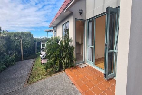 Photo of property in 4 Savoy Road, Orewa, 0931