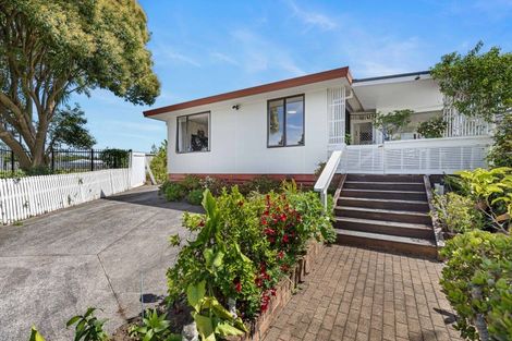 Photo of property in 15 Marinich Drive, Ranui, Auckland, 0612