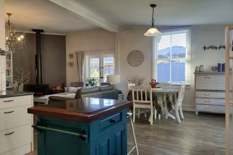 Photo of property in 108 Waikawa Road, Picton, 7220