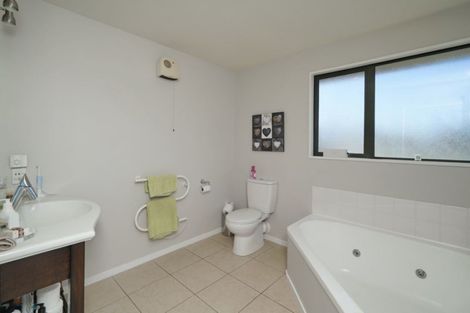 Photo of property in 15 Lexington Place, Shirley, Christchurch, 8061