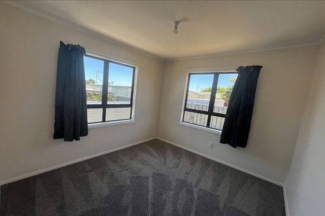 Photo of property in 15a Queenwood Road, Levin, 5510