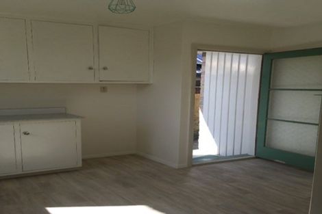 Photo of property in 2/124 Wilsons Road South, Saint Martins, Christchurch, 8022