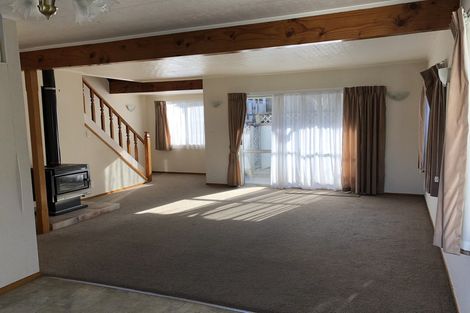 Photo of property in 1024 East Coast Road, Fairview Heights, Auckland, 0630