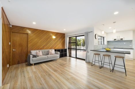 Photo of property in 14 Rhinevale Close, Henderson, Auckland, 0612