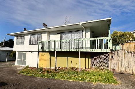 Photo of property in 2/27 Hutchinson Avenue, New Lynn, Auckland, 0600