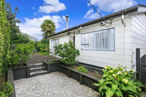 Photo of property in 1/1a Radiata Lane, Chatswood, Auckland, 0626