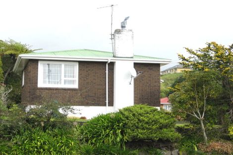 Photo of property in 2 Whakawhiti Street, Marfell, New Plymouth, 4310