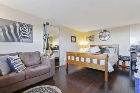 Photo of property in 32 Turanga Road, Henderson Valley, Auckland, 0612