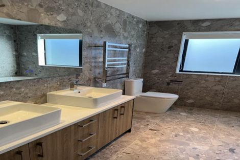 Photo of property in 28 Ballyalton Crescent, Flat Bush, 2019