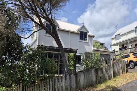 Photo of property in 2/485 Don Buck Road, Massey, Auckland, 0614