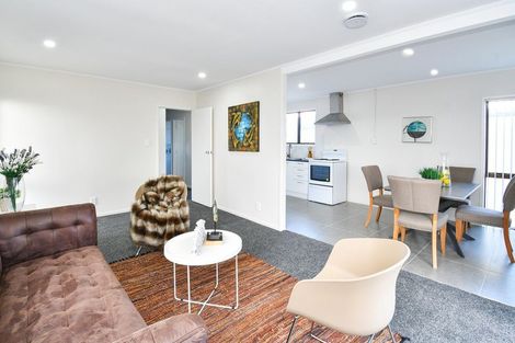 Photo of property in 2/1 Coombe Avenue, Otara, Auckland, 2023