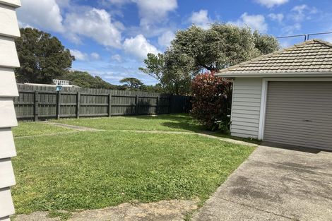 Photo of property in 16 Strathmore Avenue, Strathmore Park, Wellington, 6022