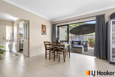 Photo of property in 29 Girvan Terrace, Wattle Downs, Auckland, 2103