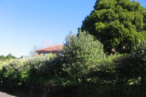 Photo of property in 2 Tawini Road, Titirangi, Auckland, 0604