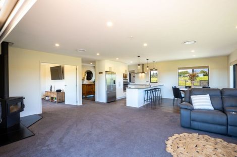 Photo of property in 917 Carrington Road, Hurworth, New Plymouth, 4371