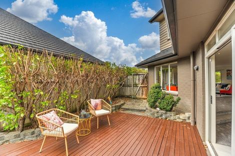 Photo of property in 12 Kouras Place, Flat Bush, Auckland, 2016