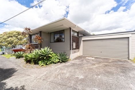 Photo of property in 1/12 Kauri Glen Road, Northcote, Auckland, 0627